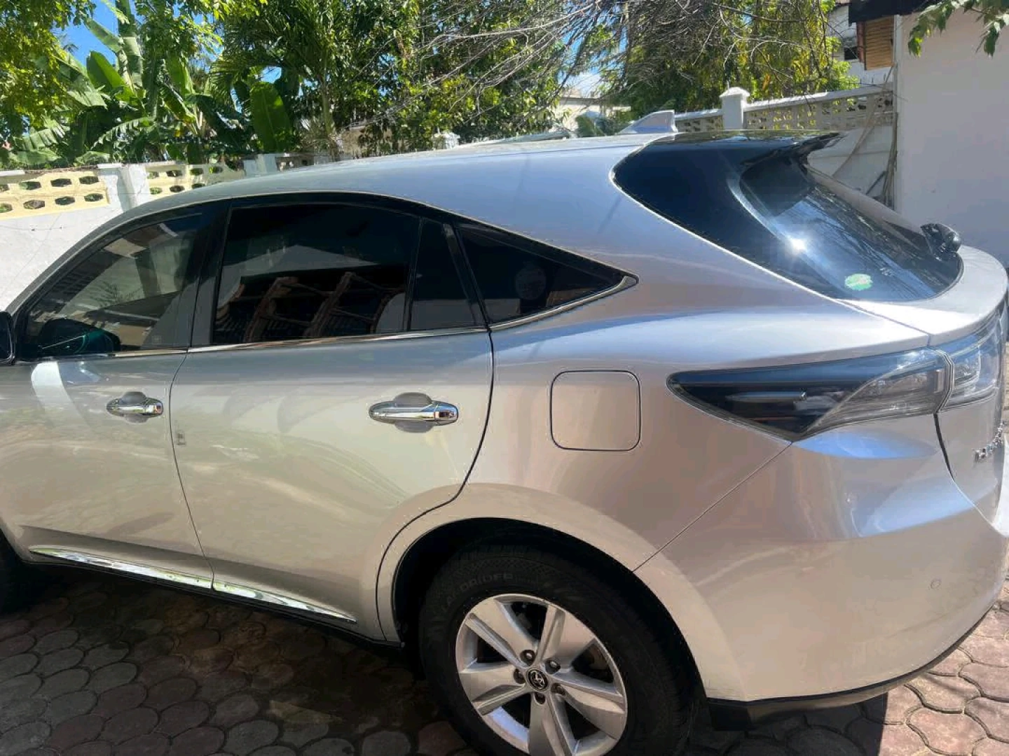 Toyota Harrier Anaconda SUV Inauzwa thumbnail 2