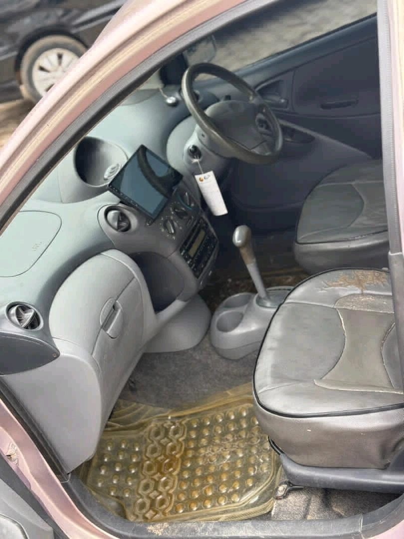 Toyota Vitz Old Model 1290 CC thumbnail 6