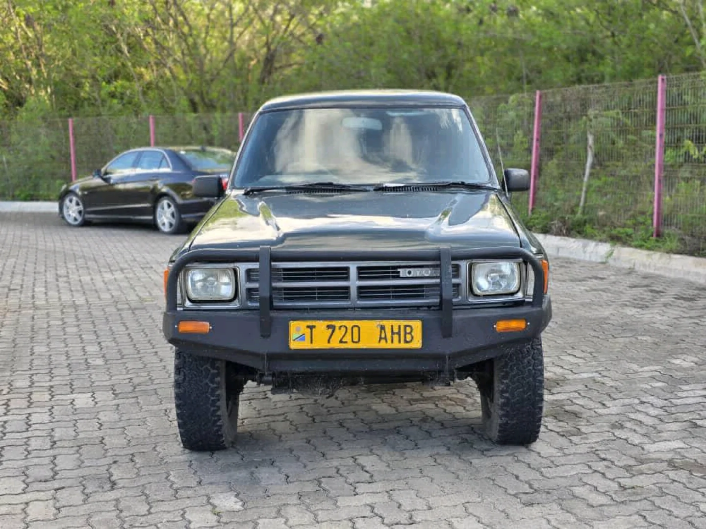 Toyota Hilux Double Cabin Pickup Truck (Green)