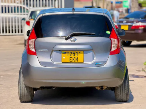 Nissan Note 2013 EKM