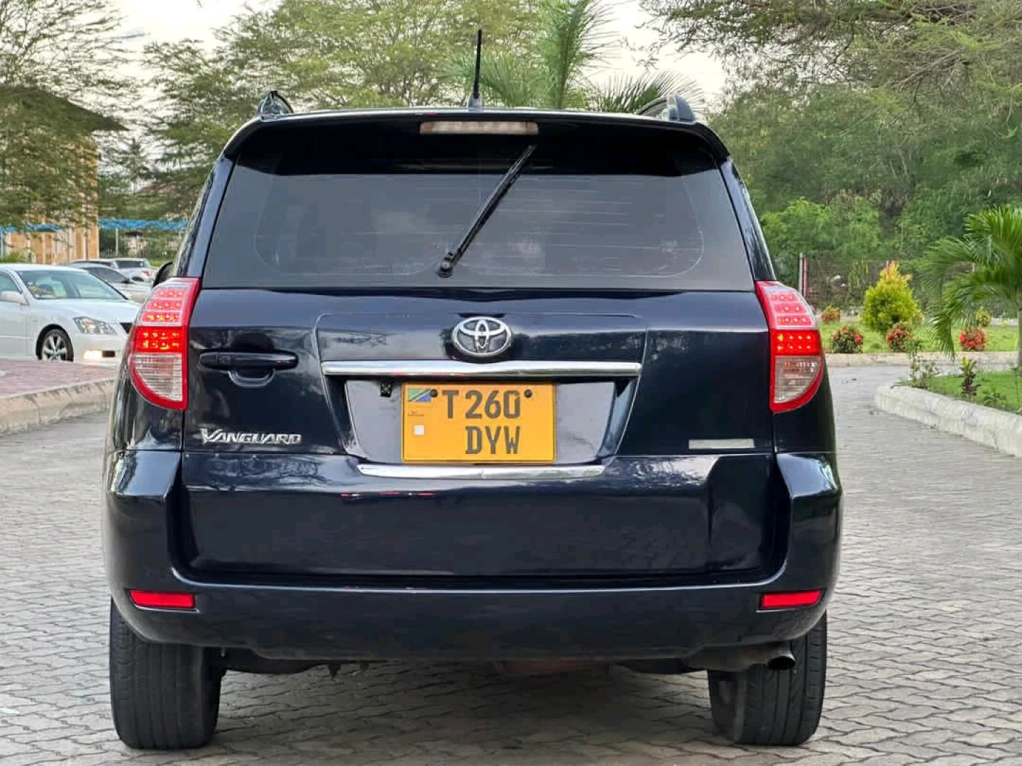 Toyota Vanguard 2008 SUV - Clean Condition thumbnail 3
