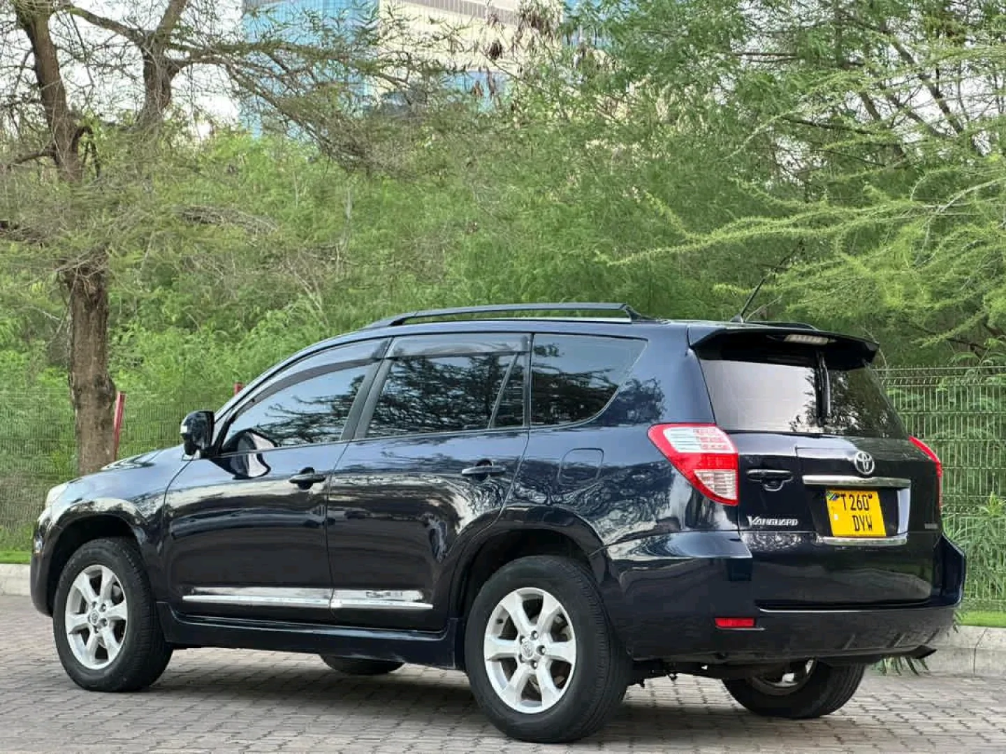 Toyota Vanguard 2008 SUV - Clean Condition thumbnail 4