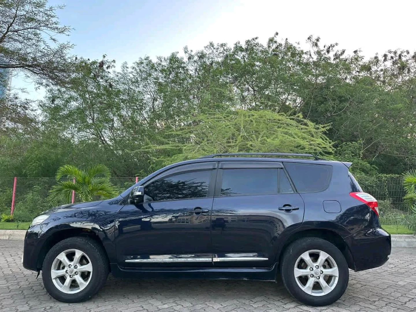 Toyota Vanguard 2008 SUV - Clean Condition thumbnail 7