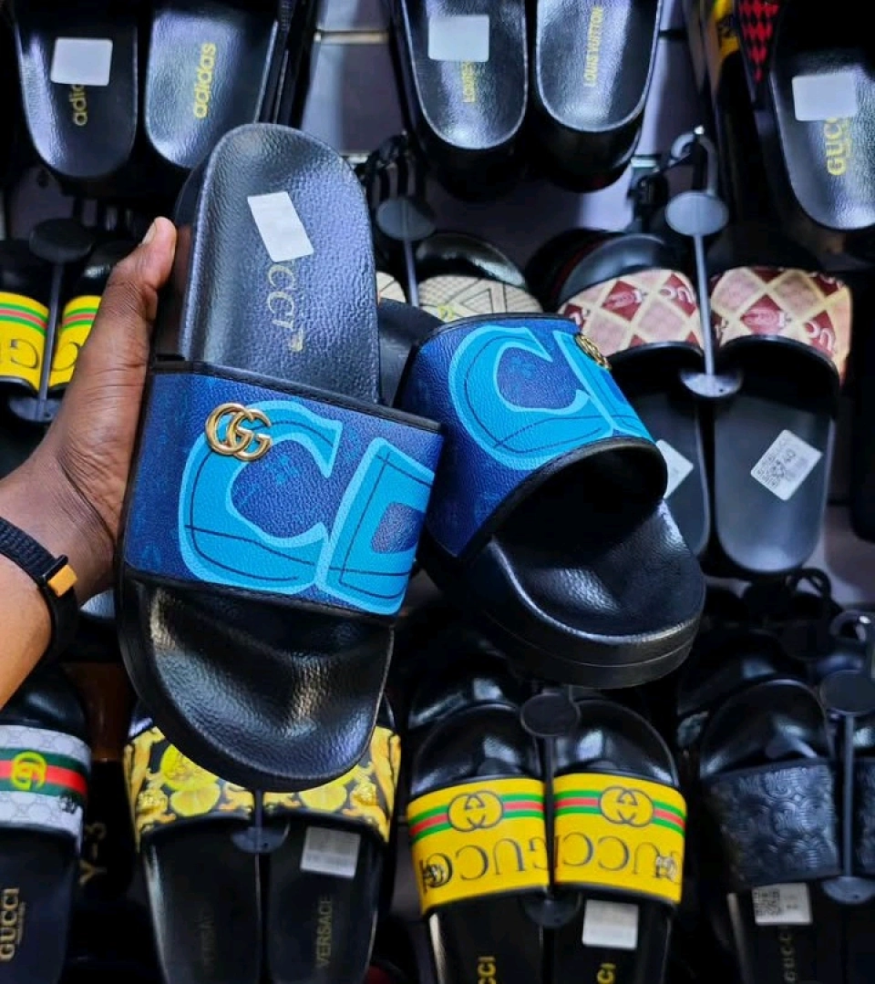 Black Slide Sandals Size 40-45 thumbnail 3