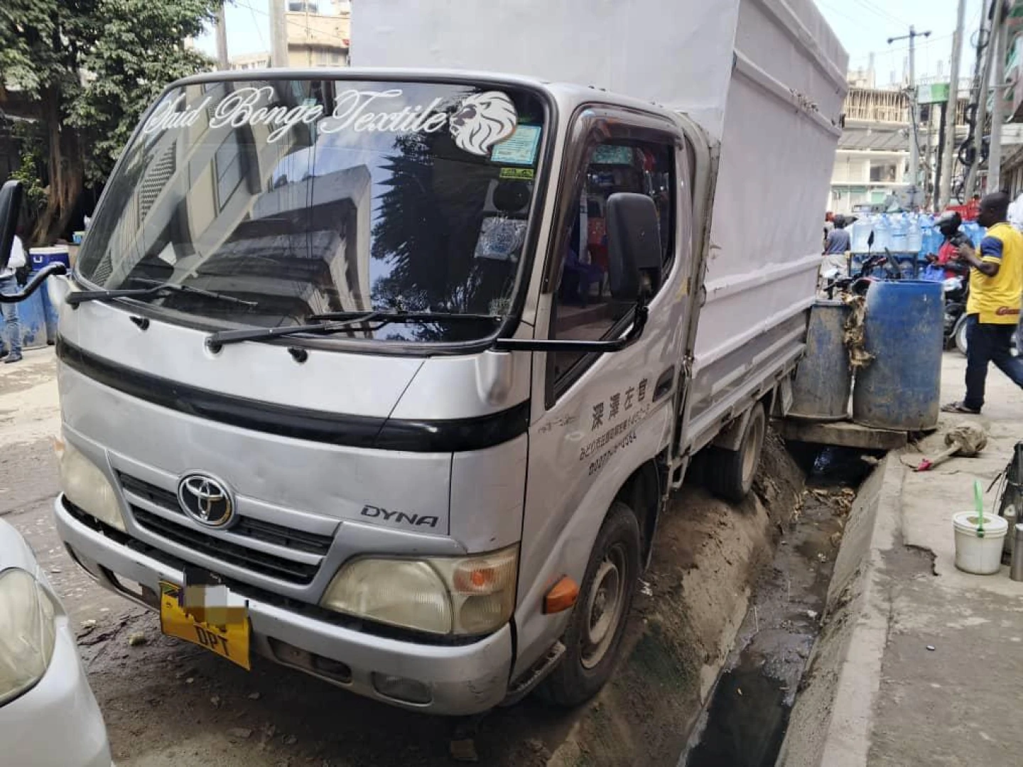 Used Toyota Dyna Light Truck Diesel thumbnail 3