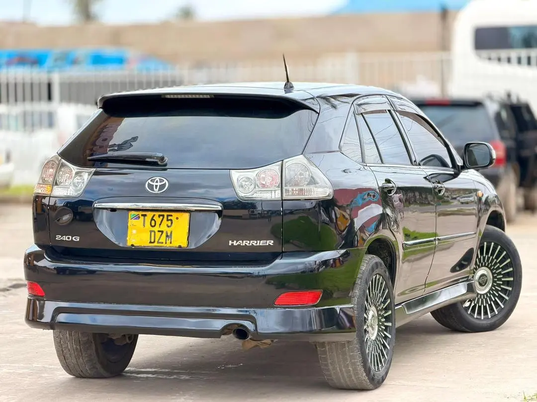 Toyota Harrier 240G (DZM) thumbnail 3