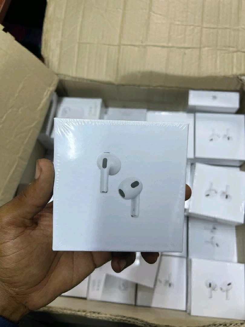 Apple AirPods Pro 3rd Generation Wireless Earbuds thumbnail 2