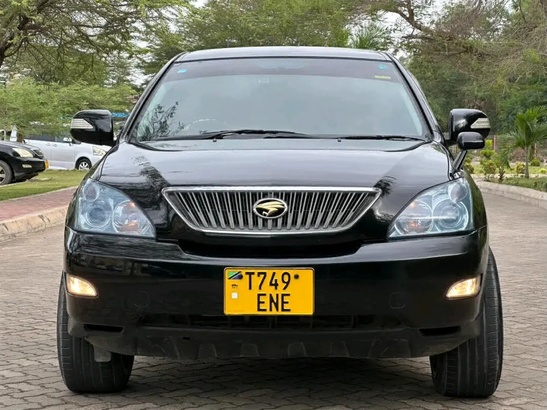 Black 2006 Toyota Harrier SUV (ENE)