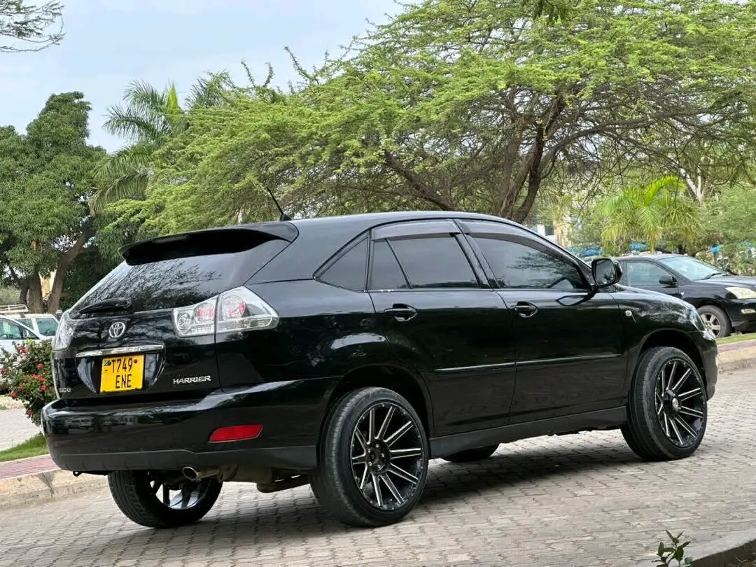 Black 2006 Toyota Harrier SUV (ENE) thumbnail 5
