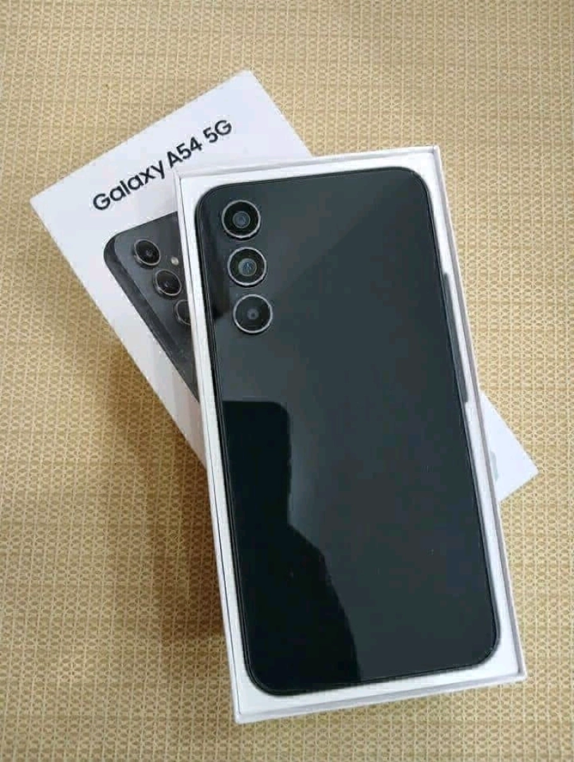 Samsung Galaxy A54 5G (128GB/6GB RAM) New + Accessories