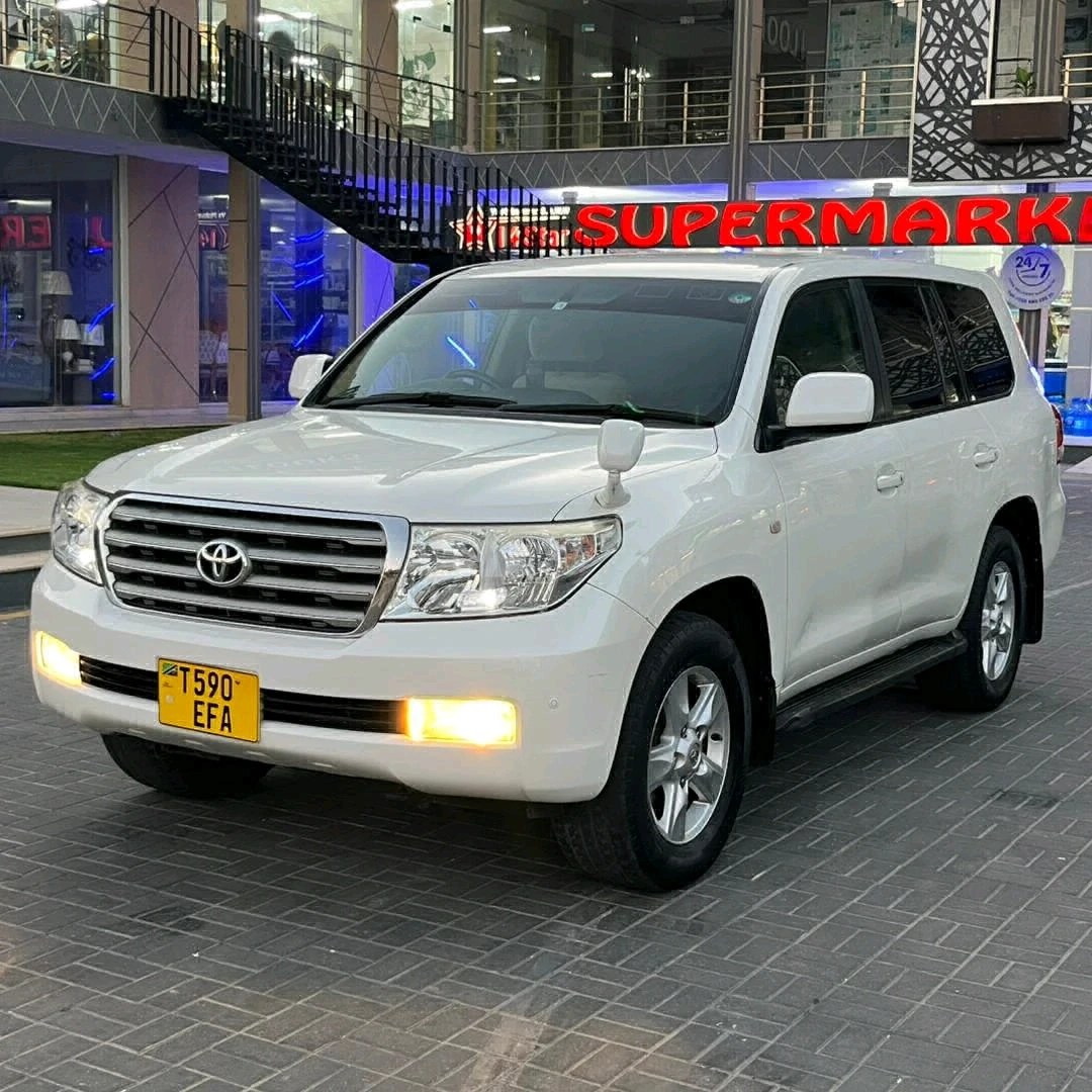 Toyota Land Cruiser V8 2010 Automatic thumbnail 2