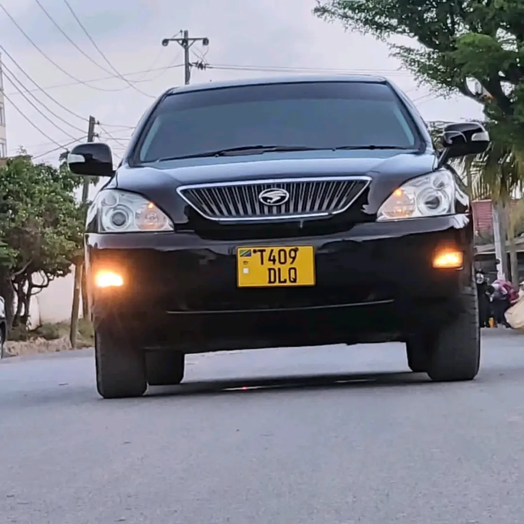 Toyota Harrier 2004 Nyeusi, AC Kamili