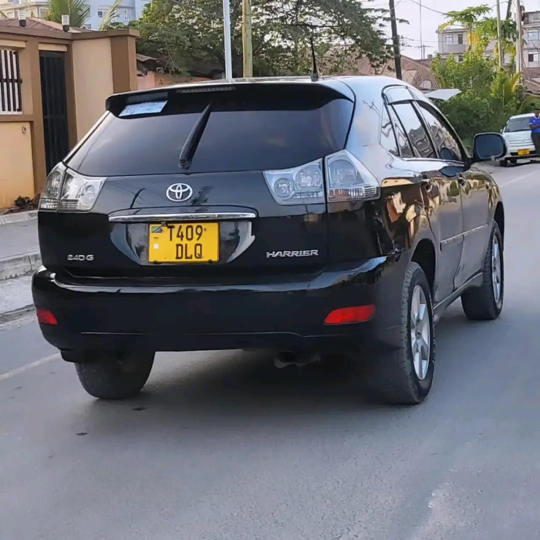 Toyota Harrier 2004 Nyeusi, AC Kamili thumbnail 4