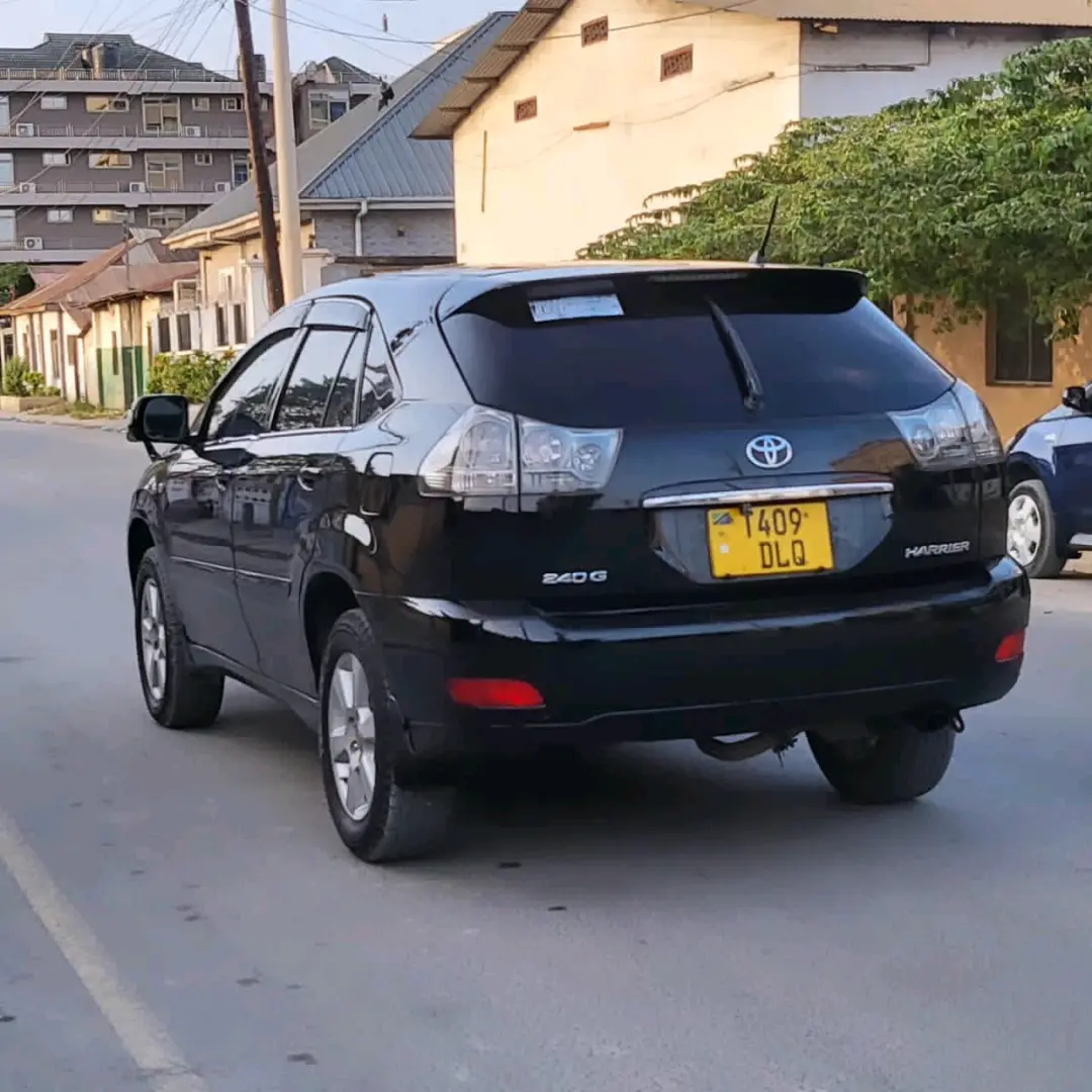 Toyota Harrier 2004 Nyeusi, AC Kamili thumbnail 5