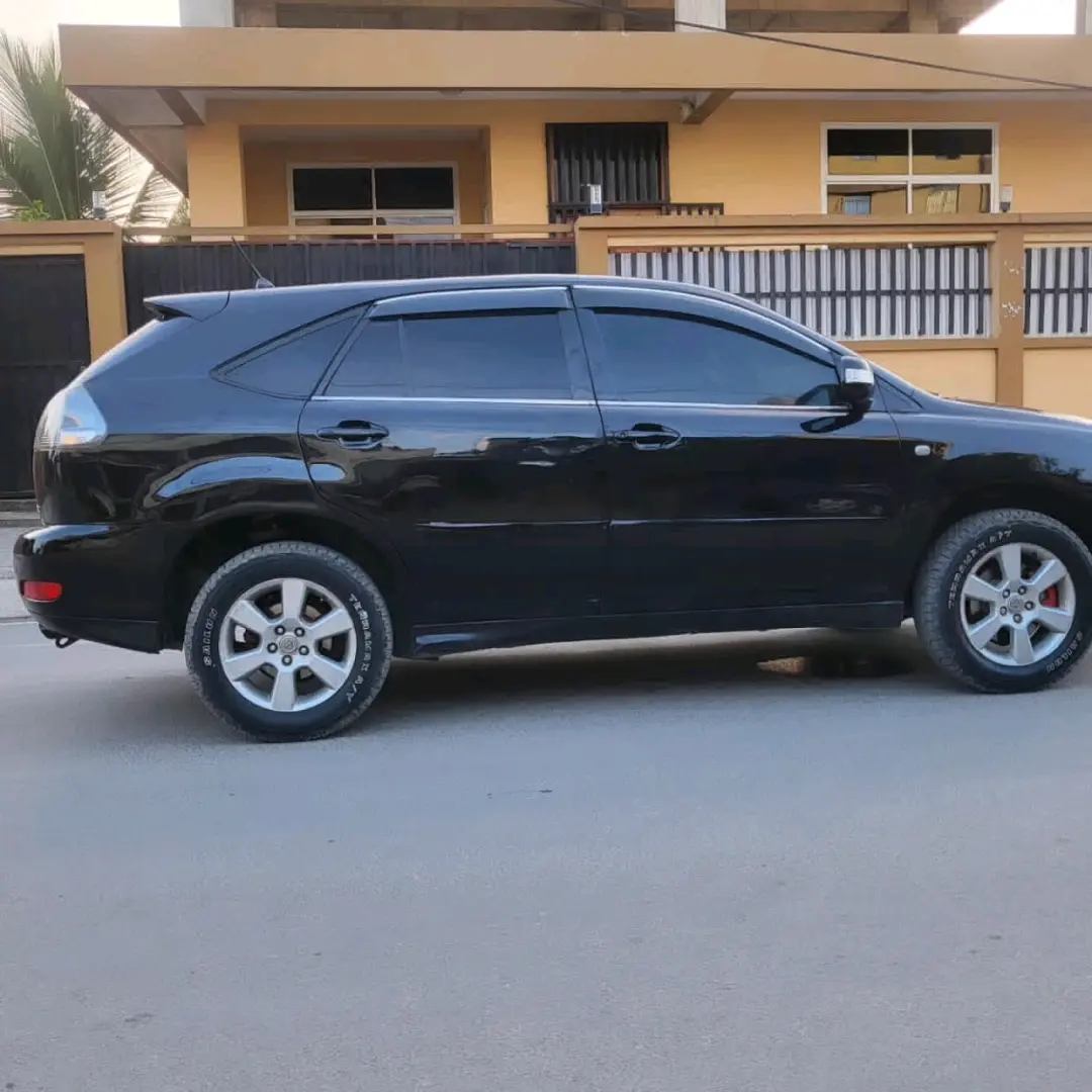 Toyota Harrier 2004 Nyeusi, AC Kamili thumbnail 6