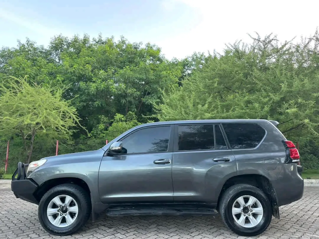 Toyota Land Cruiser Prado 150 (2016) thumbnail 5