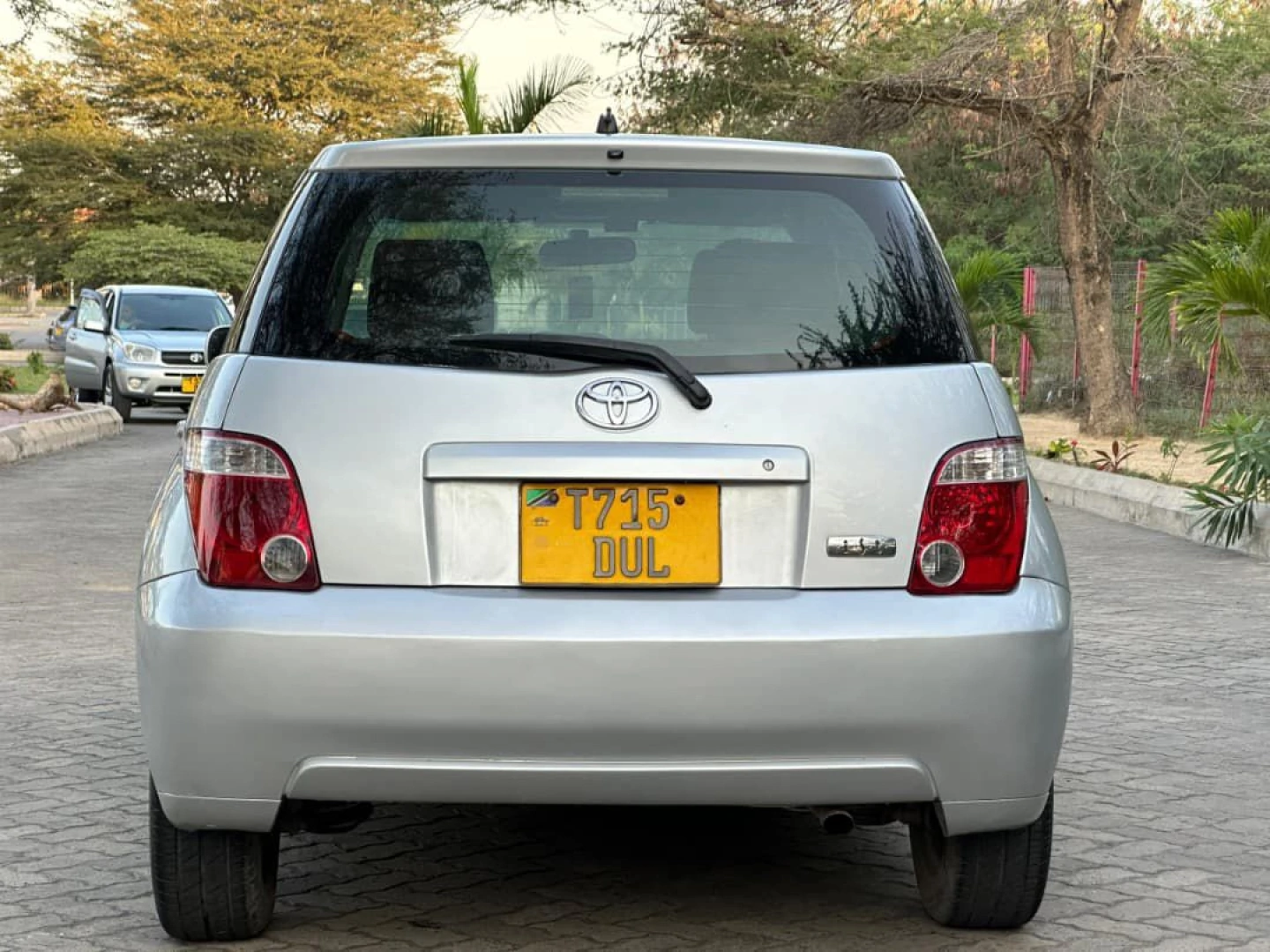 Toyota Ist Hatchback for Sale (Reg No. DUL) thumbnail 3