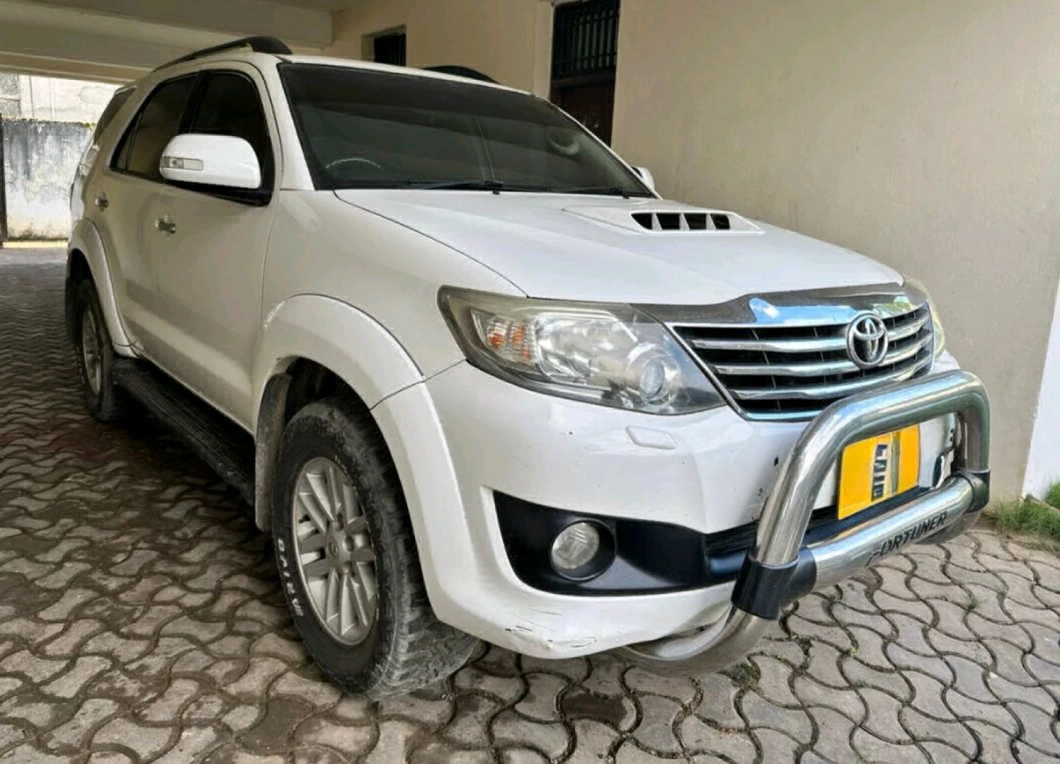 Toyota Fortuner 2015 Automatic Diesel thumbnail 2