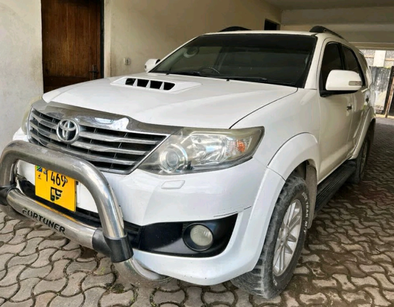 Toyota Fortuner 2015 Automatic Diesel thumbnail 4