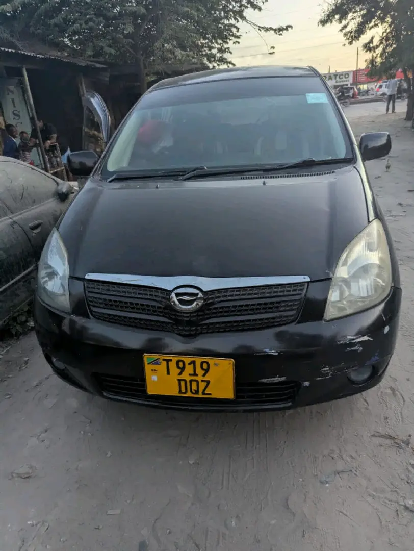 Toyota Spacio Nyeusi Iliyotumika