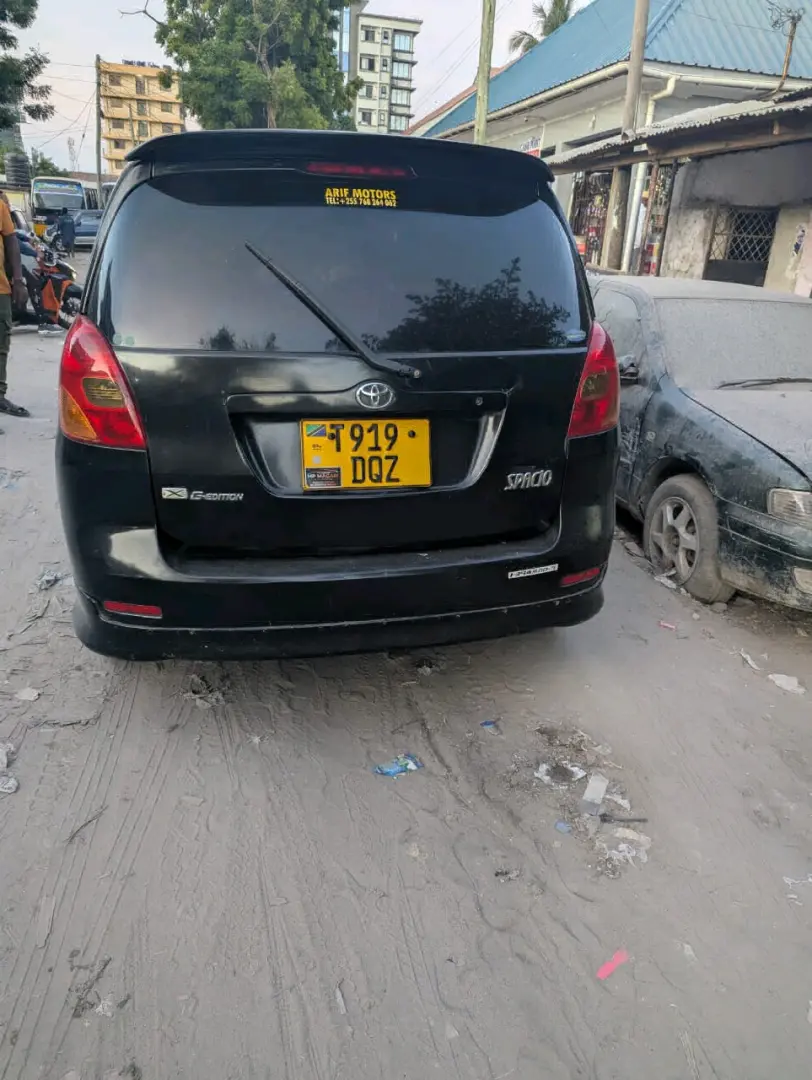 Toyota Spacio Nyeusi Iliyotumika thumbnail 7