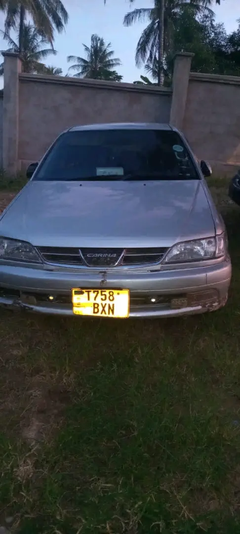 Toyota Carina Sedan - Silver