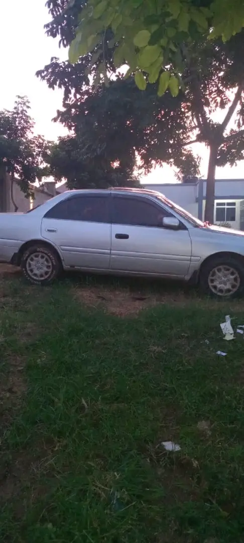 Toyota Carina Sedan - Silver thumbnail 9