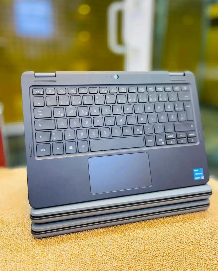 Dell Latitude 3120 Convertible Laptop (8GB RAM, 256GB SSD) thumbnail 3