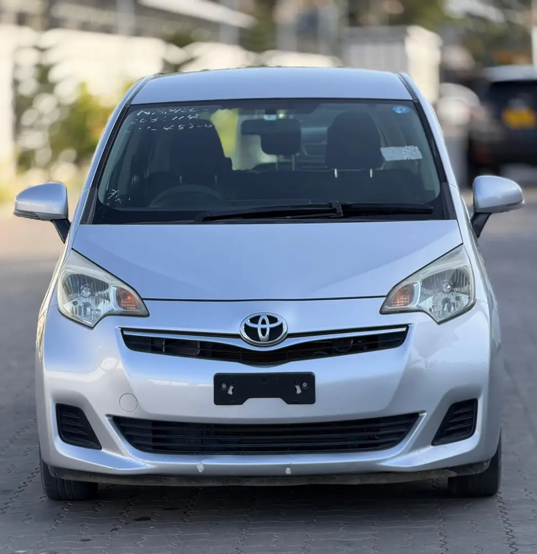 Toyota Ractis 2012 thumbnail 4