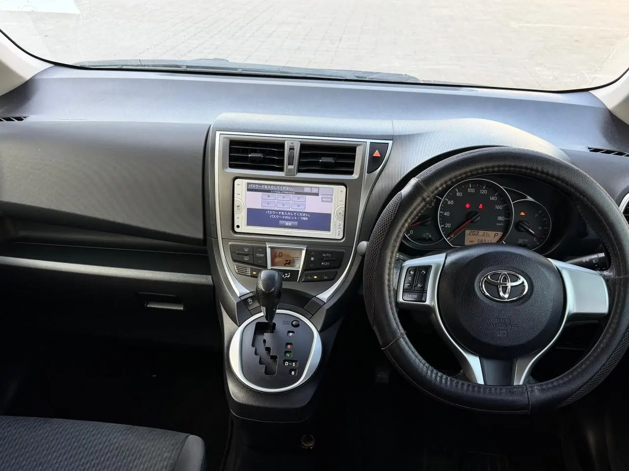 Toyota Ractis 2012 thumbnail 8