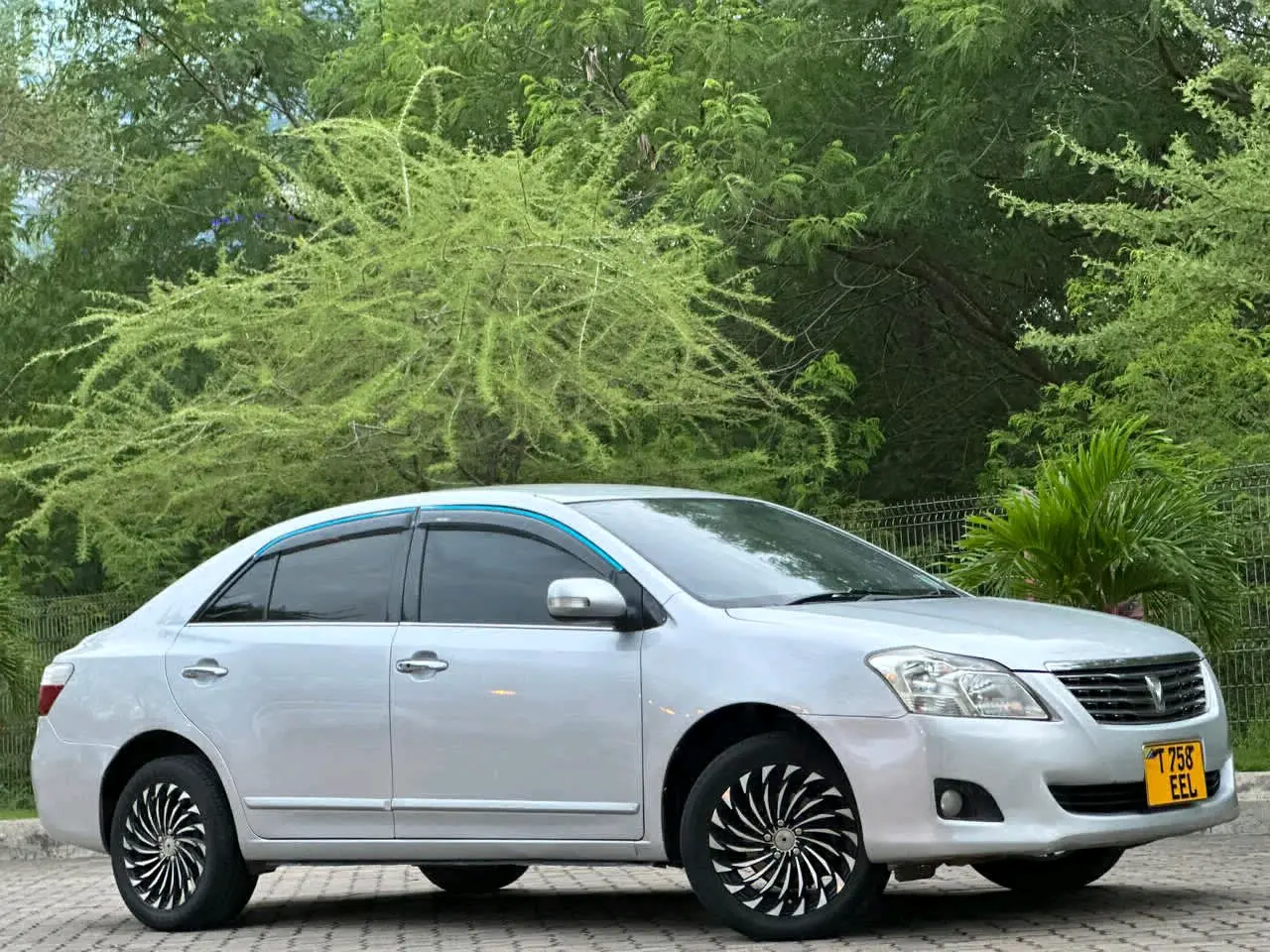 Toyota Premio 2010 New Model thumbnail 3