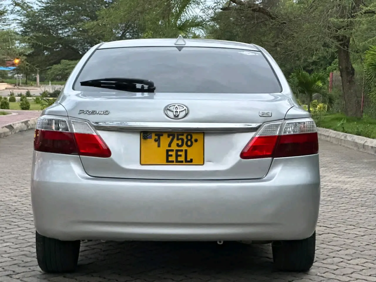 Toyota Premio 2010 New Model thumbnail 4