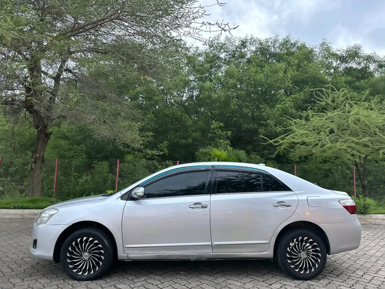 Toyota Premio 2010 New Model thumbnail 5
