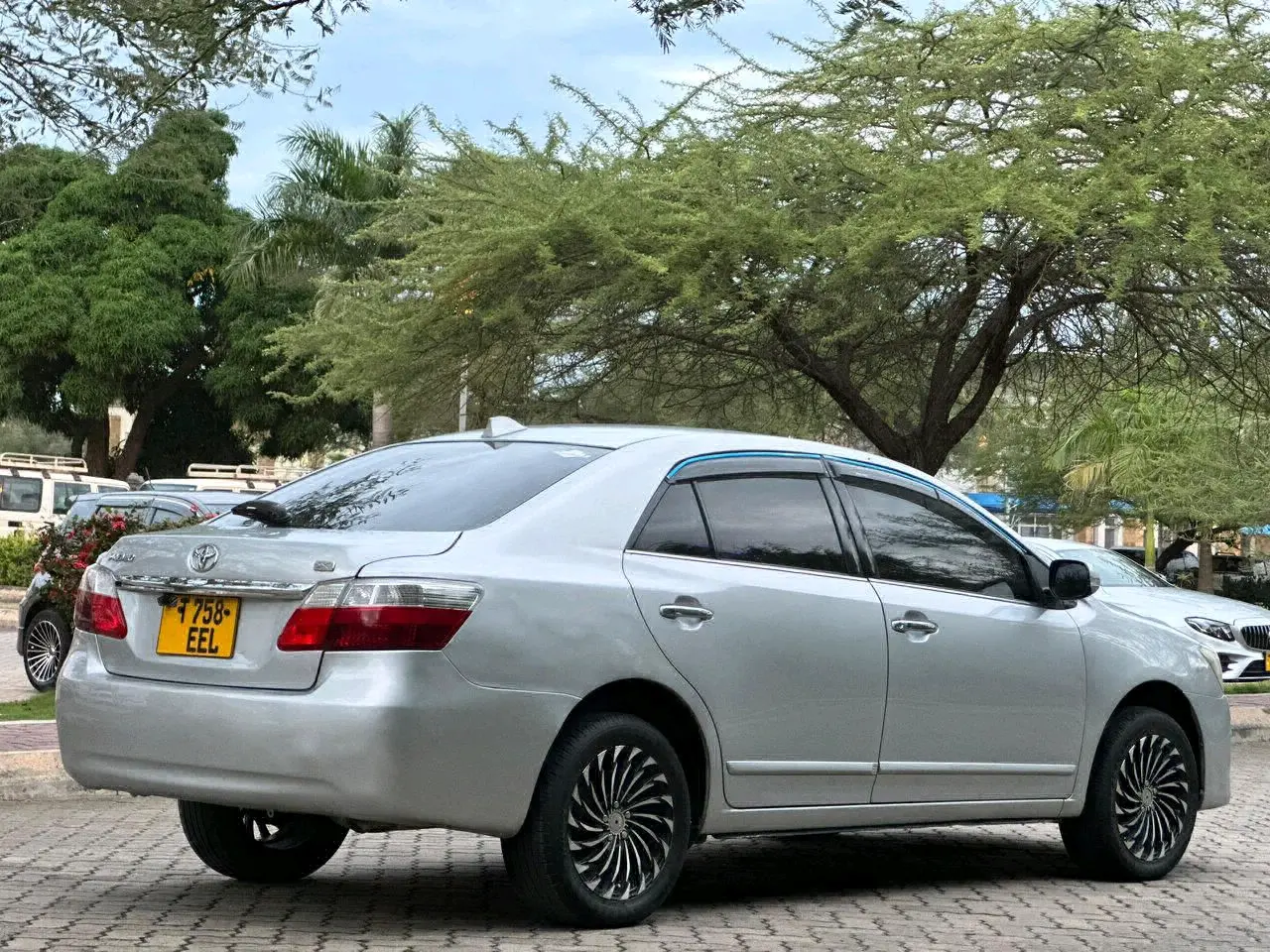 Toyota Premio 2010 New Model thumbnail 6