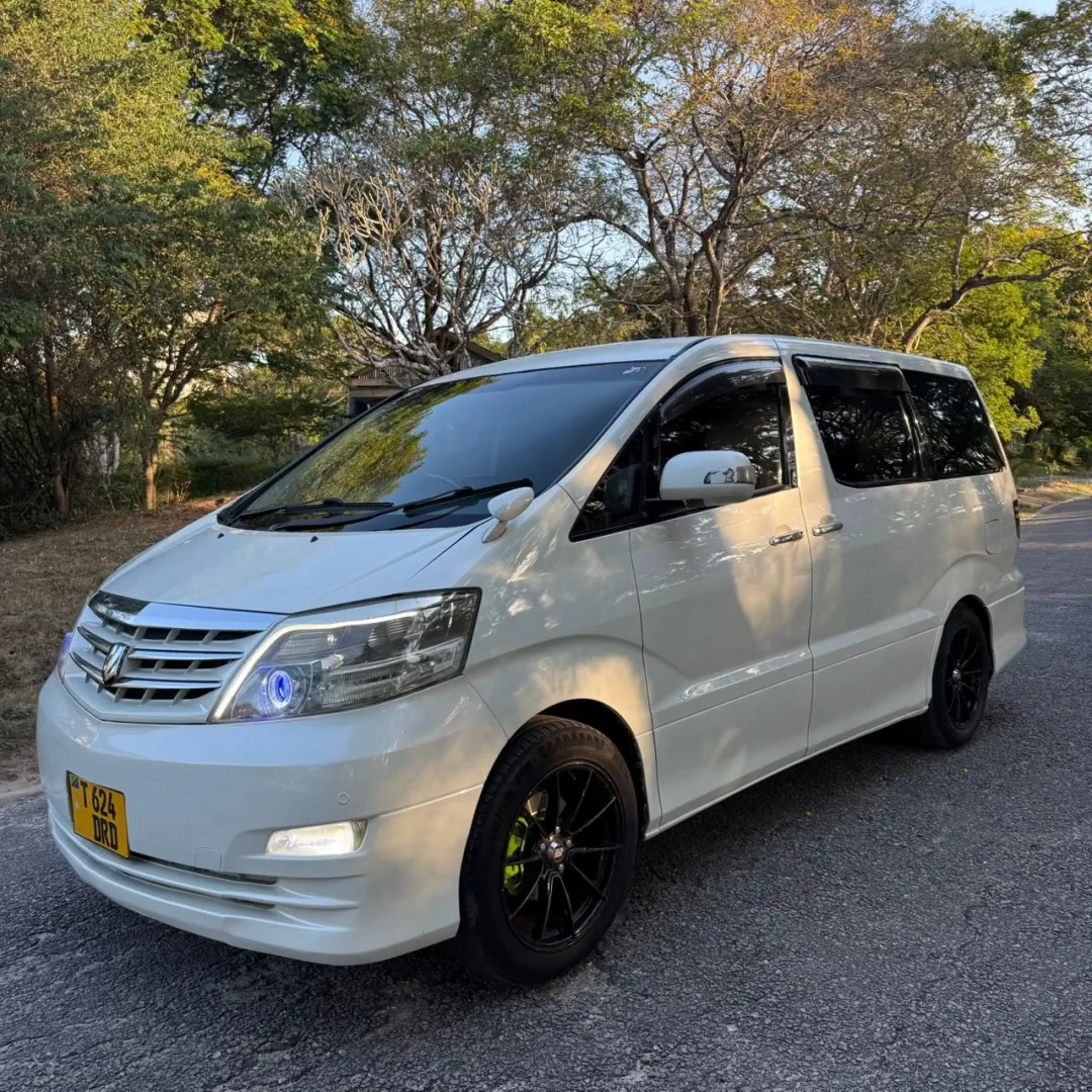 Toyota Alphard Minivan 2005 - Full AC, Sport Rims
