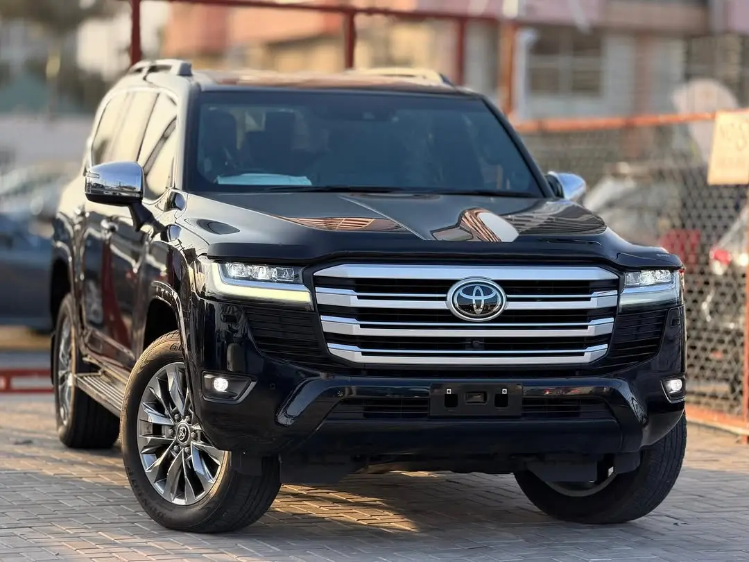 2024 Toyota Land Cruiser VX R 3.3L Diesel thumbnail 4
