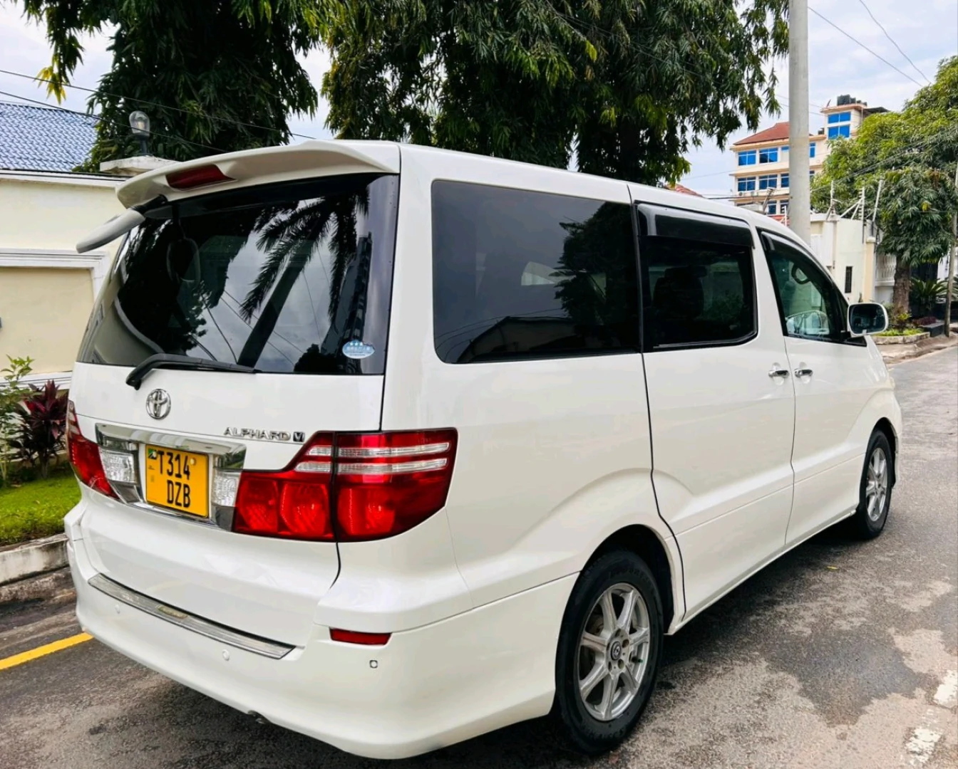 Toyota Alphard 2006 Automatic Minivan