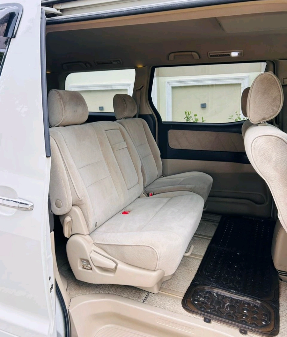 Toyota Alphard 2006 Automatic Minivan thumbnail 2