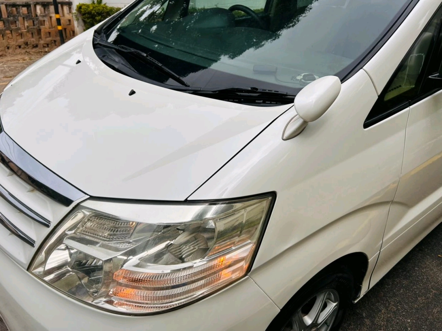 Toyota Alphard 2006 Automatic Minivan thumbnail 4