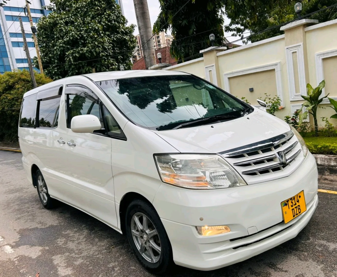 Toyota Alphard 2006 Automatic Minivan thumbnail 5