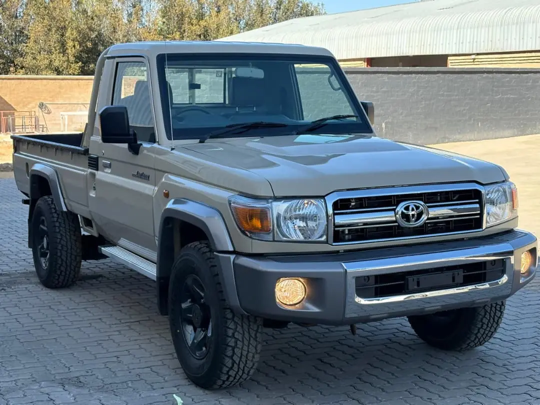 Toyota Land Cruiser Single Cabin 2022 thumbnail 2