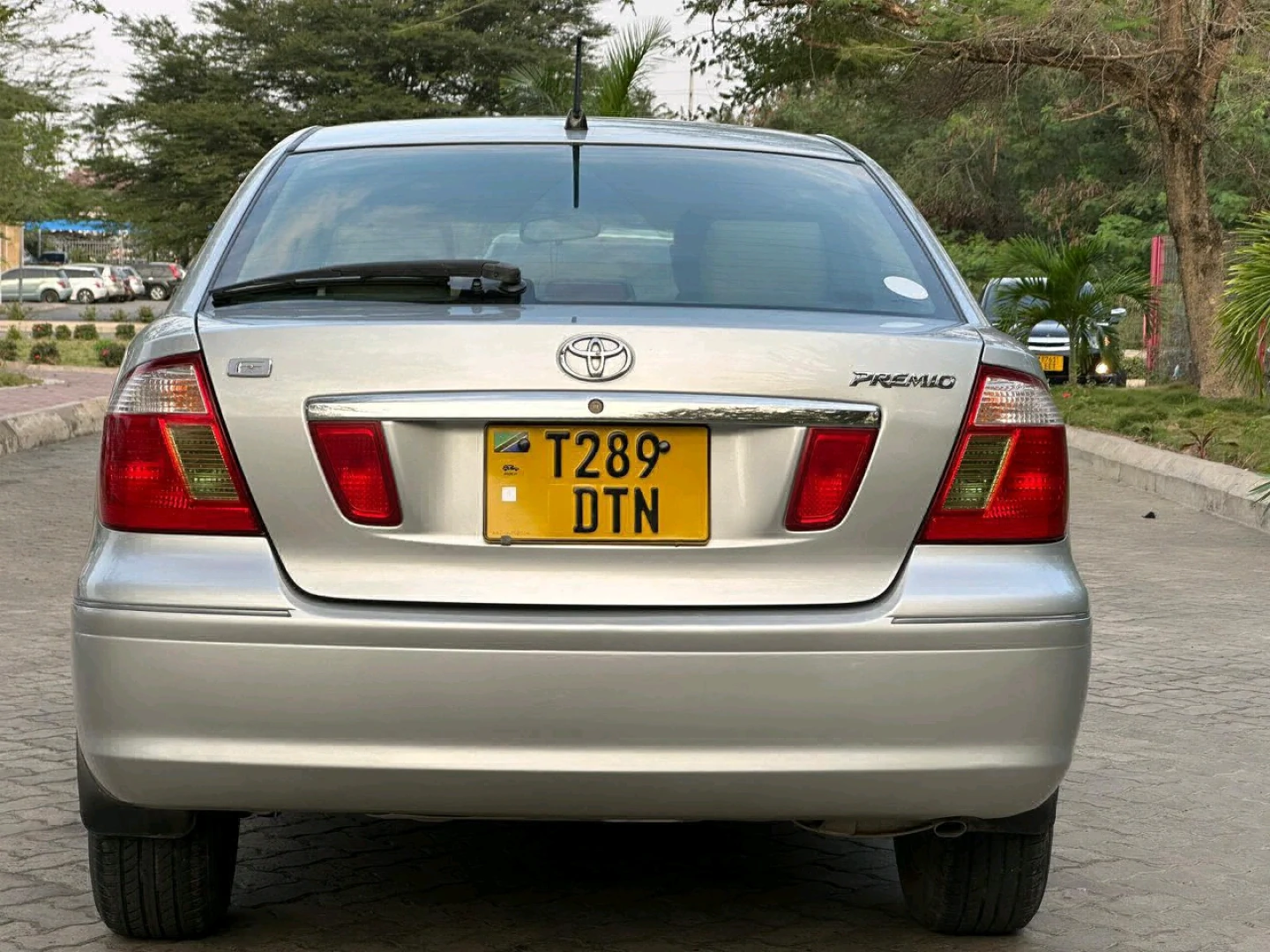 Toyota Premio F 2005 Silver - 1490cc thumbnail 3