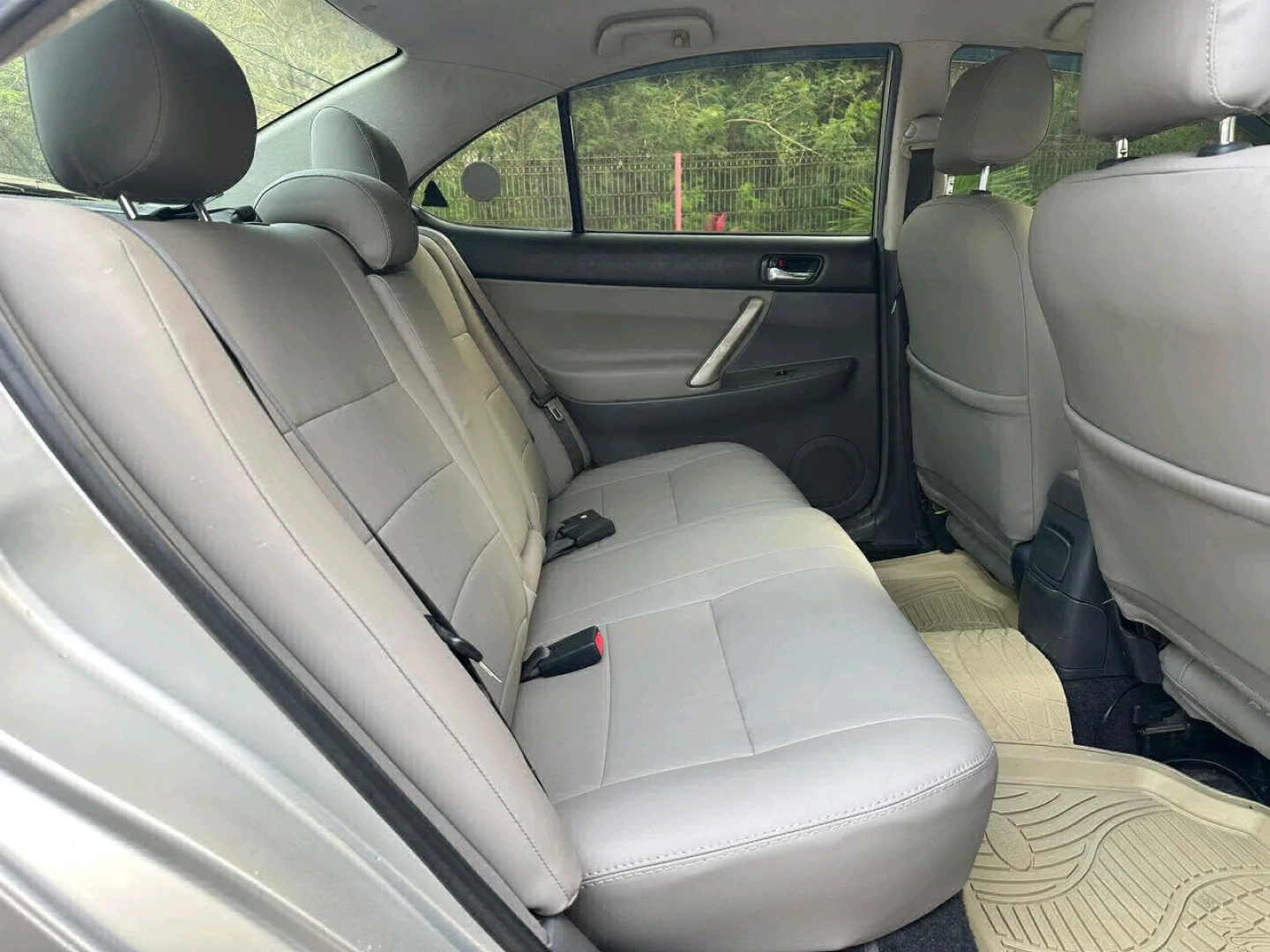 Toyota Premio F 2005 Silver - 1490cc thumbnail 8
