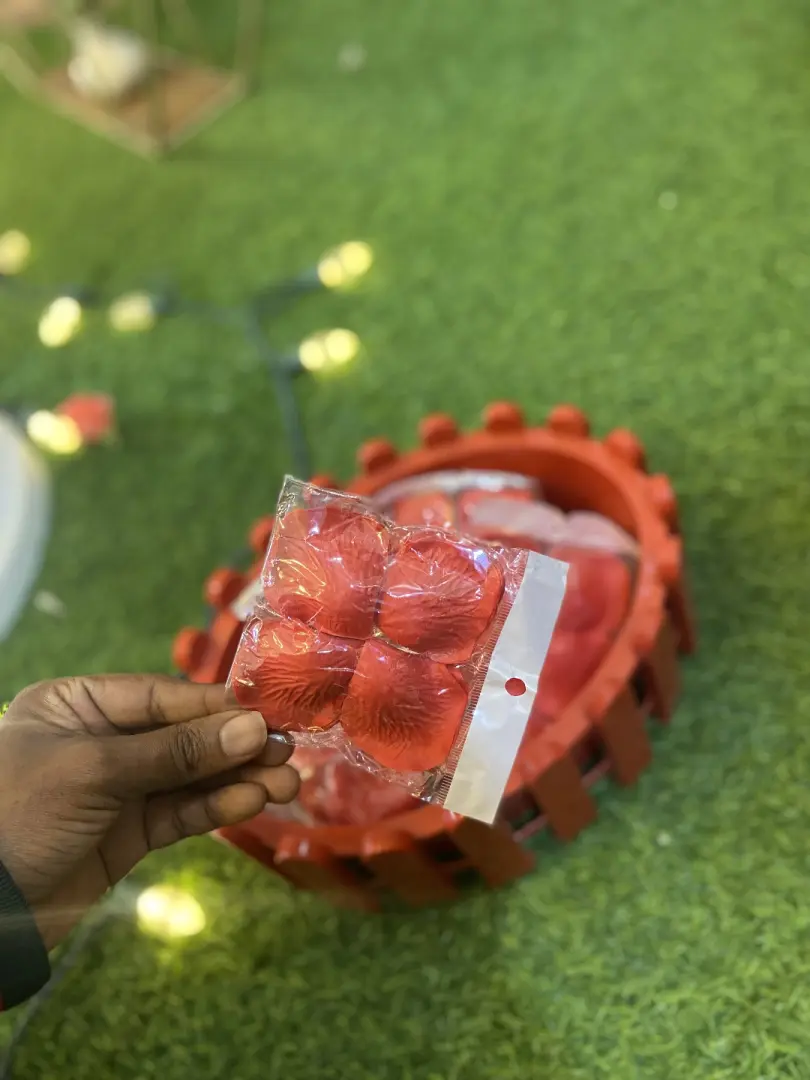 Artificial Red Rose Petals (Maua ya Rose) thumbnail 2