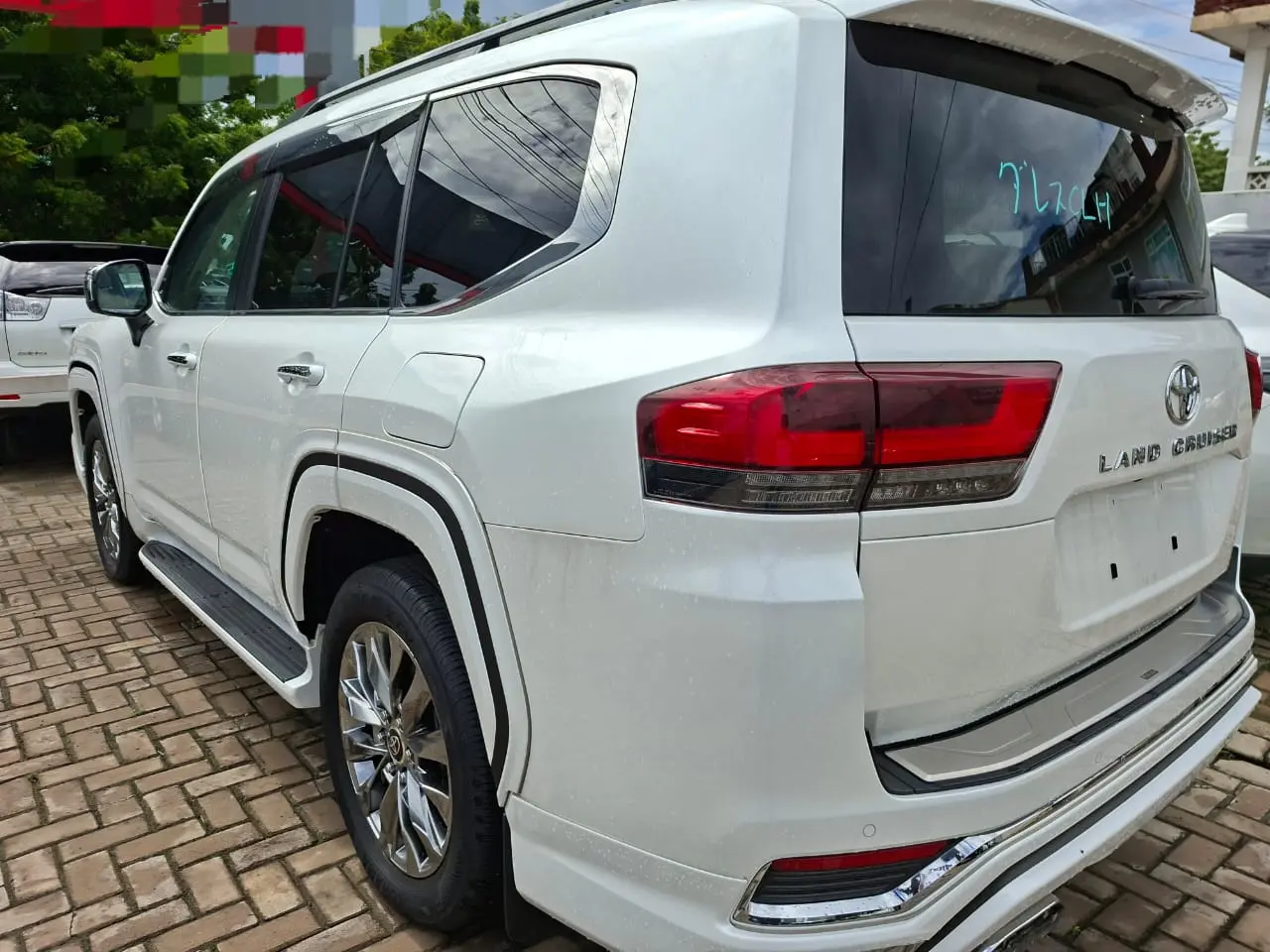 Toyota Land Cruiser 300 Series ZX 2024 thumbnail 2