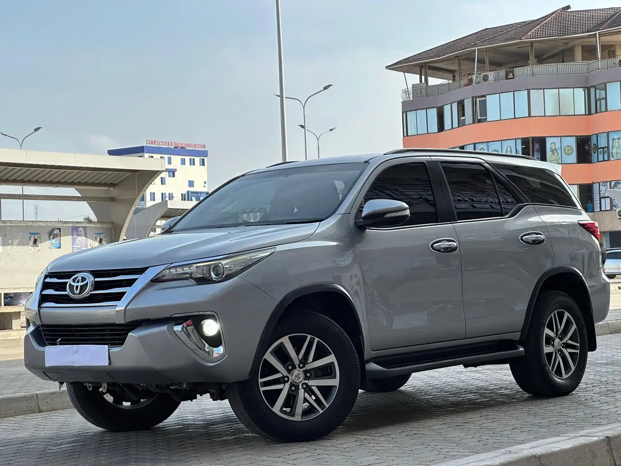 Toyota Fortuner 2018 SUV thumbnail 2