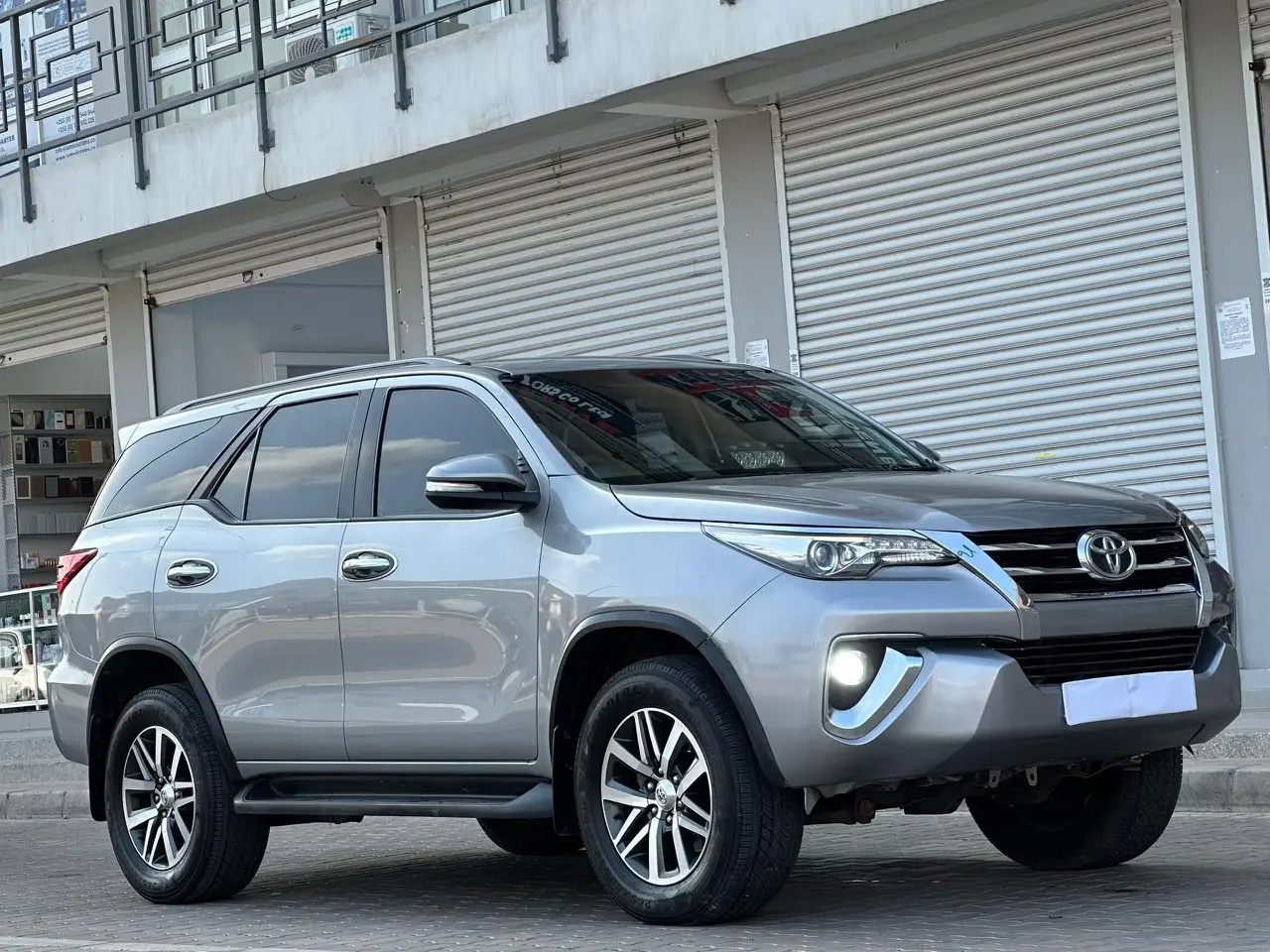 Toyota Fortuner 2018 SUV thumbnail 5