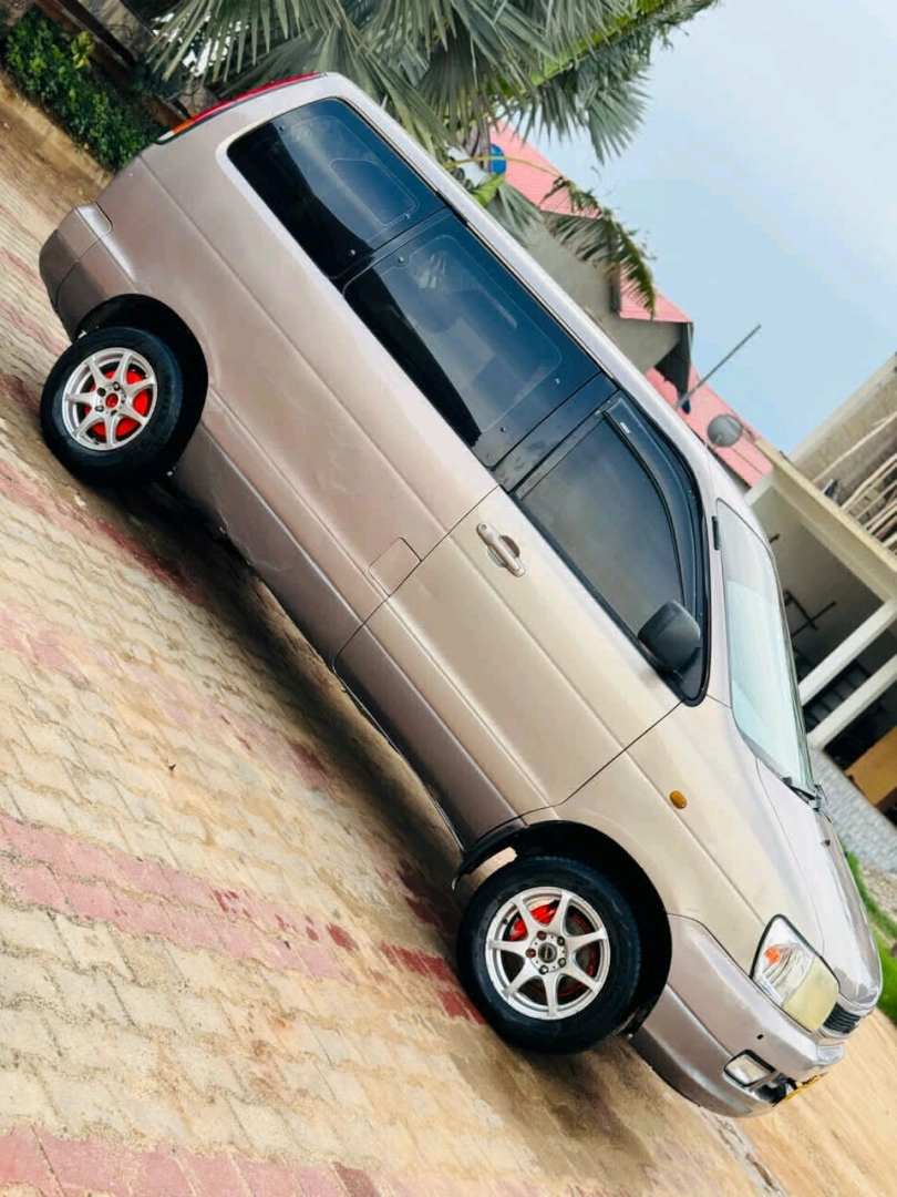 Toyota Noah SR50 CXL Van thumbnail 6