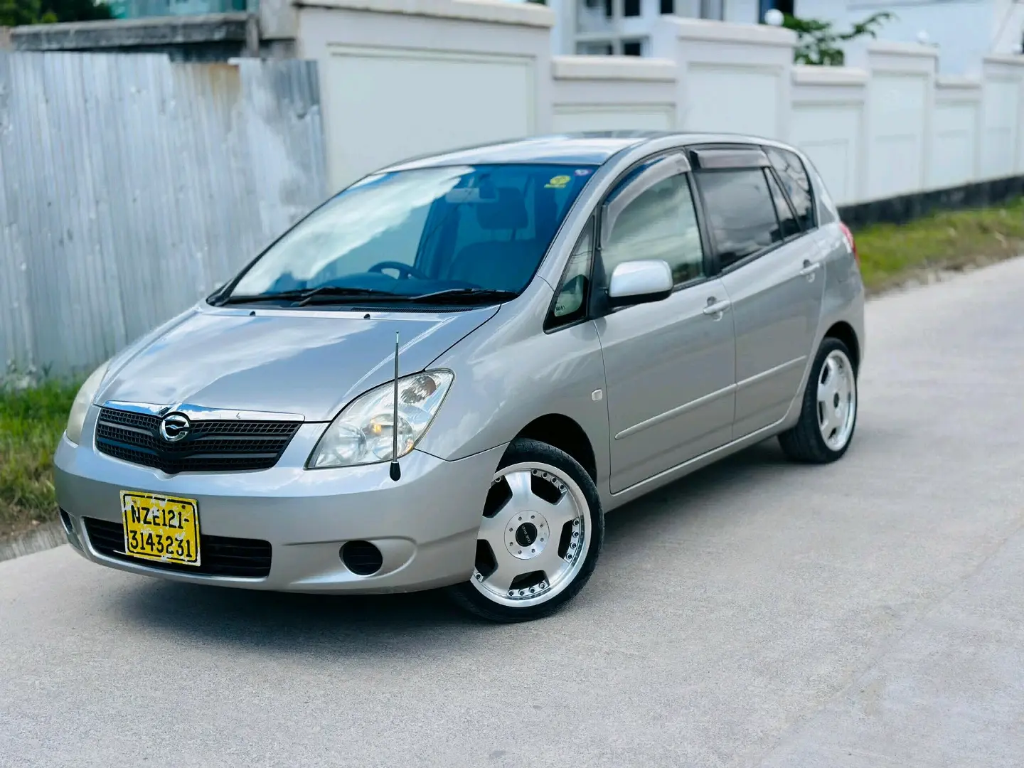 Toyota Spacio 2002 (7 Seats) thumbnail 3