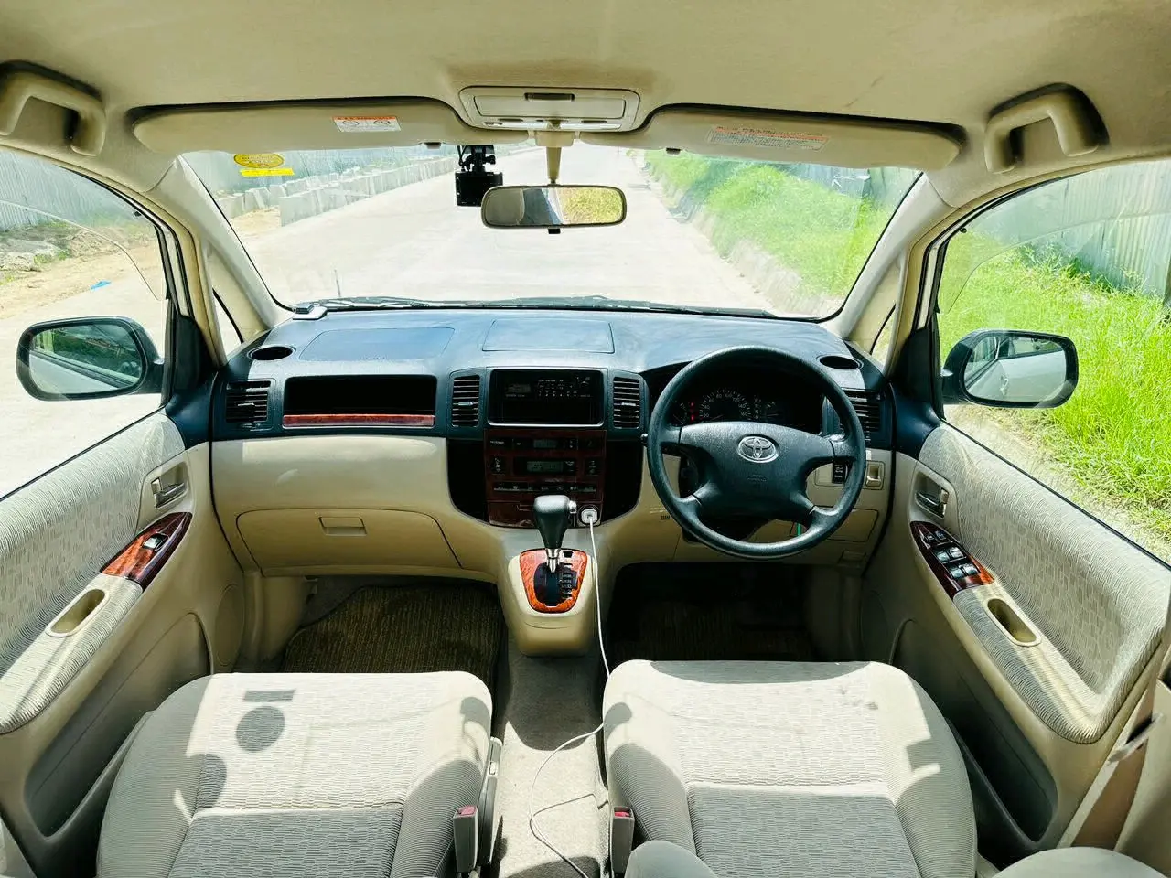 Toyota Spacio 2002 (7 Seats) thumbnail 5